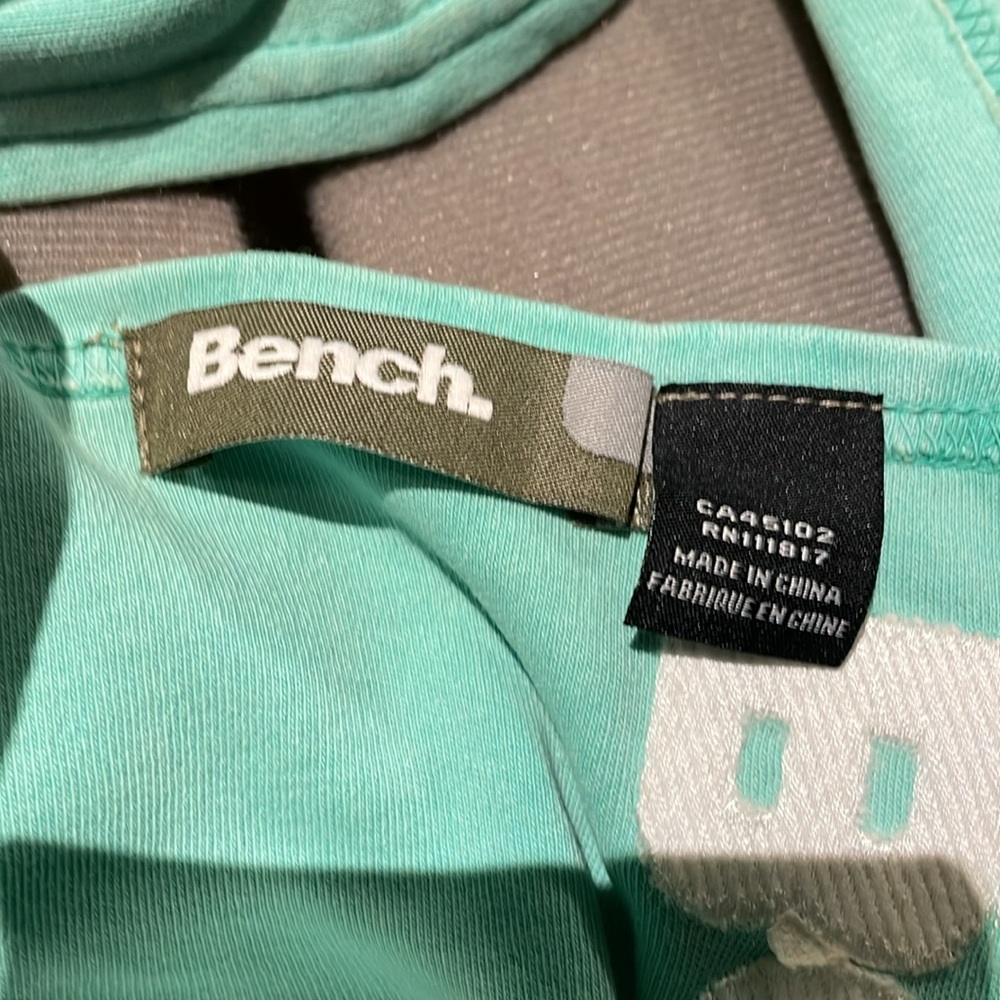 Bench scarf - Picture 3 of 3